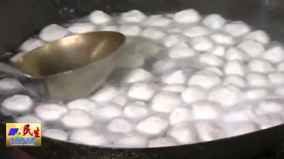 弹、滑、嫩！阳西这粒非遗鱼丸，制作秘诀竟是“刮三遍”1.jpg